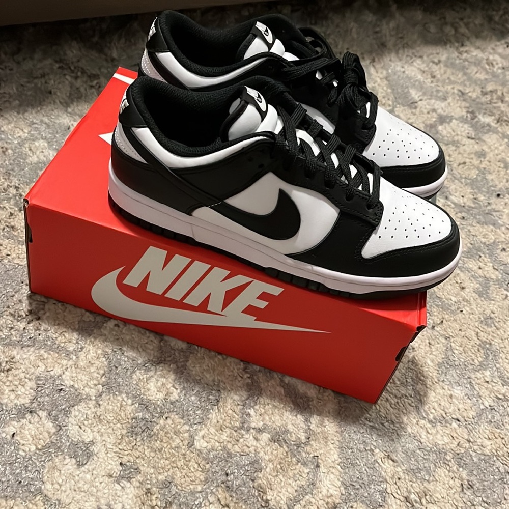 Nike panda dunks size 7